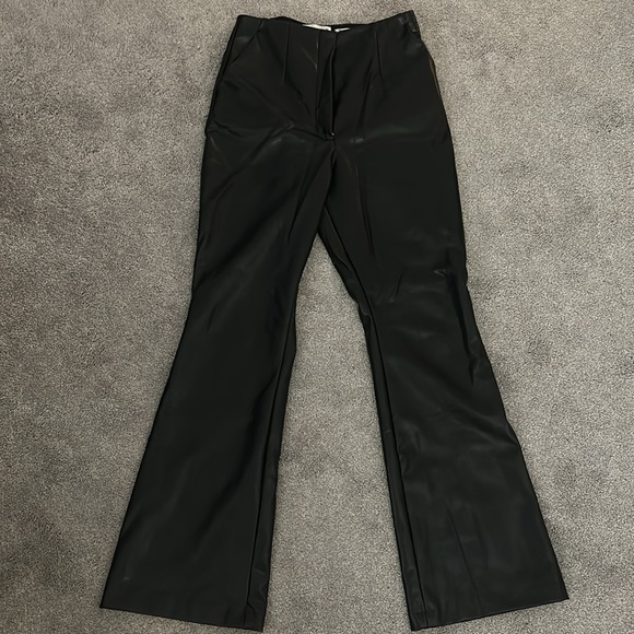 Abercrombie Curve Love Vegan Leather Slim Flare Pant - Picture 2 of 3